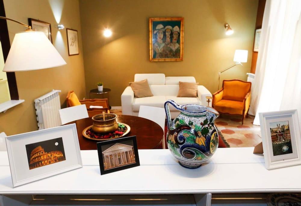 Apartment Con Terrazzino Al Pantheon Rom